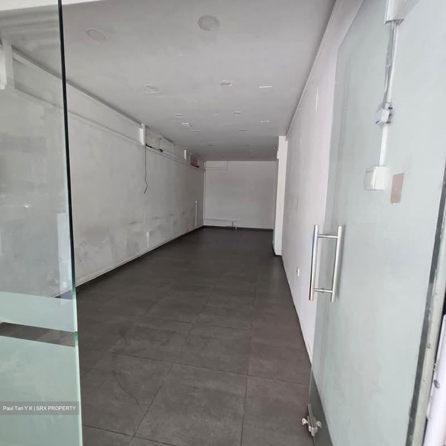 Ang Mo Kio Avenue 1 (D20), Shop House #568715931